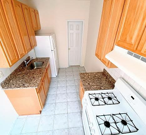 3rd image of 3169 37th St APT 2