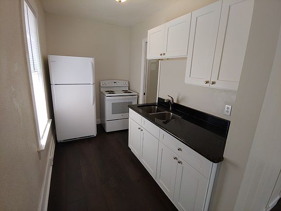 4th image of 3900 Burlington Ave N