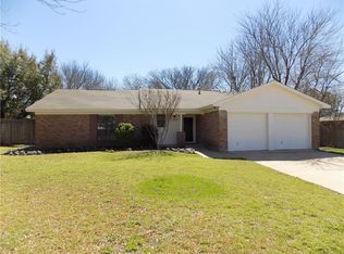 6708 Greendale Ct, North Richland Hills, TX 76182