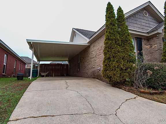 2nd image of 371 Ridgeview Dr