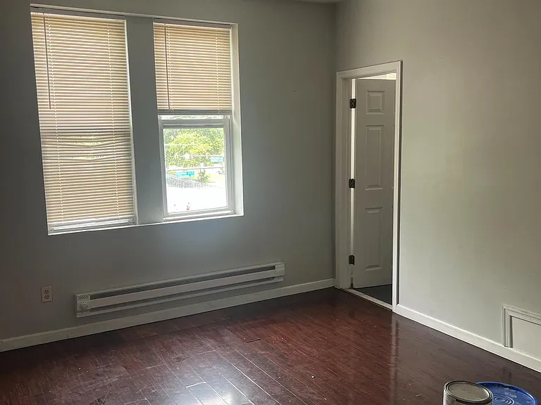 6124 N Broad St — Photo 7
