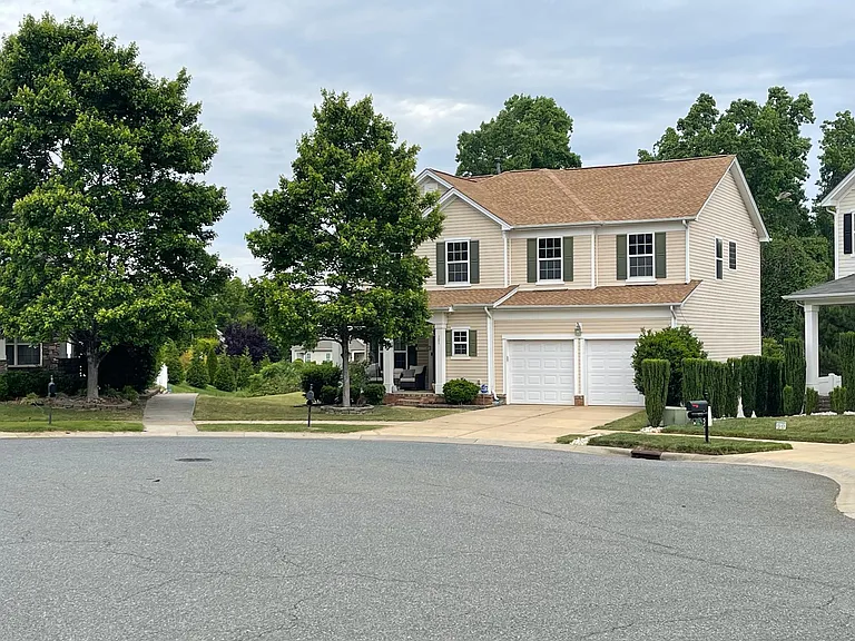 101 Silverspring Pl — Photo 3