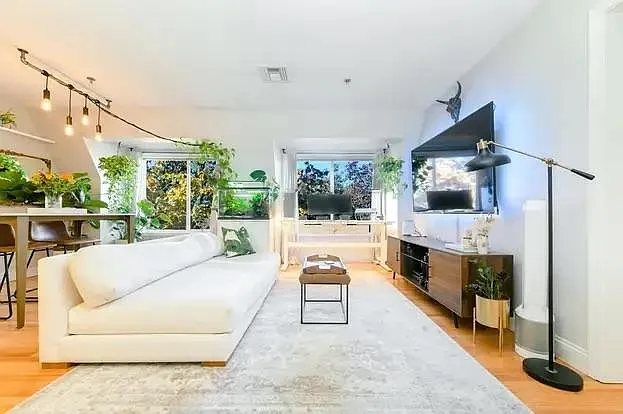 332 Jamaicaway — Photo 3