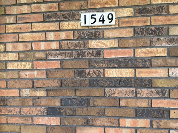 1549 Dover Dr, Waukesha, WI 53186