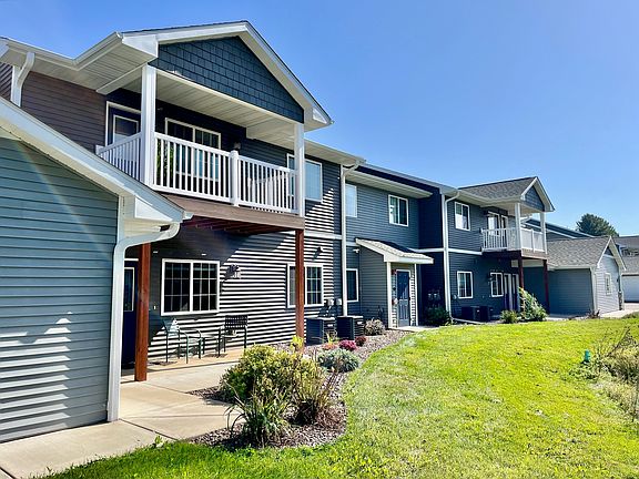 2nd image of 3149 Gateway Dr