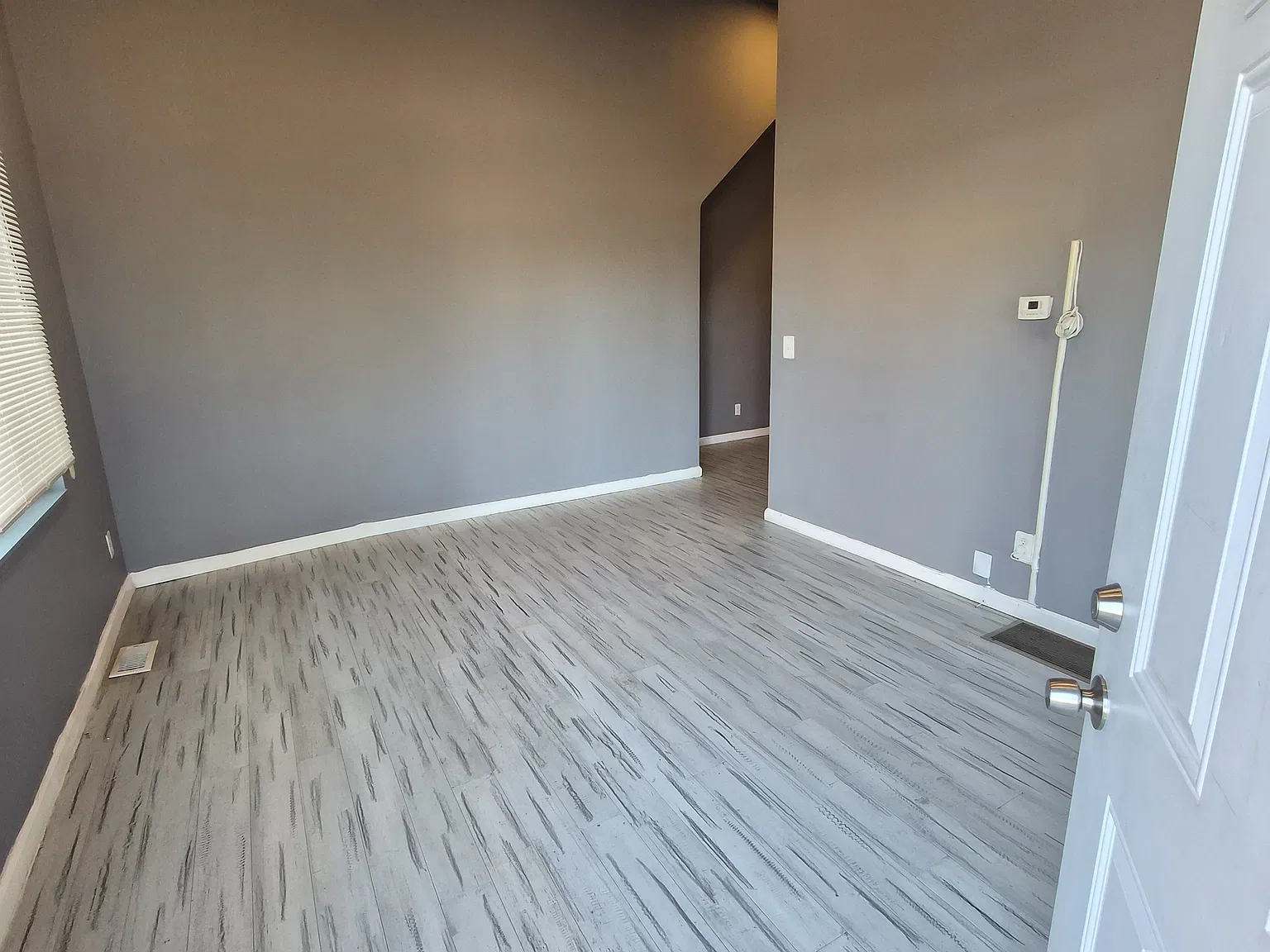 2 bed, $1,100 — Photo 3