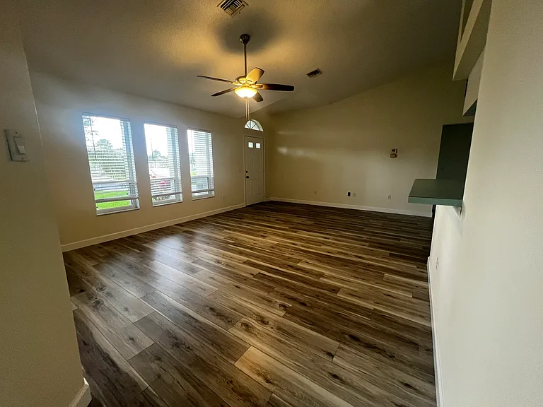 126 Broadmoor Ln — Photo 11