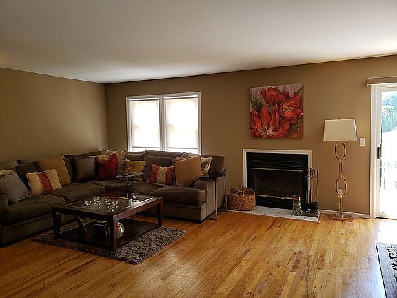 5th image of 35 Sea Court Ln