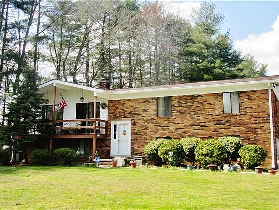 1st image of 21 Foxfire Ln