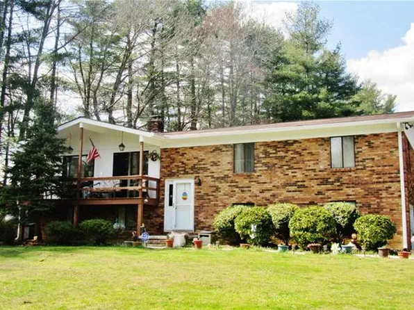 21 Foxfire Ln, Hendersonville, NC 28739