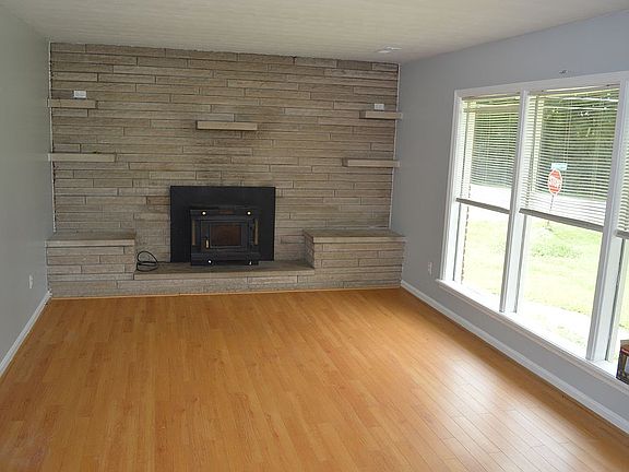 2nd image of 1454 W Hebron Ln