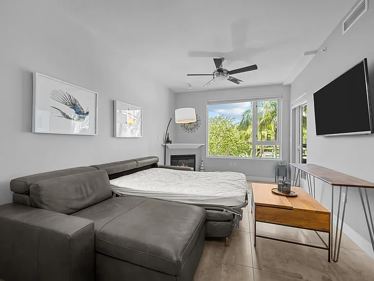 300 W Beech St #204 — Photo 16