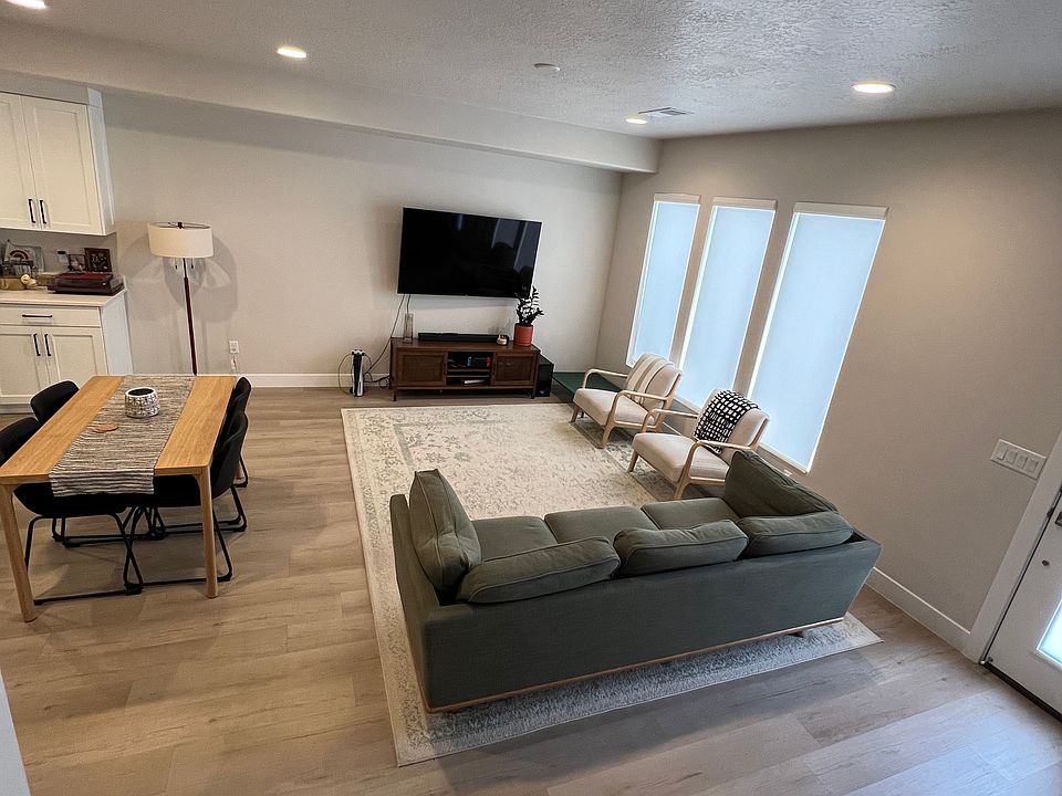 1st image of 836 S American Beech Ln