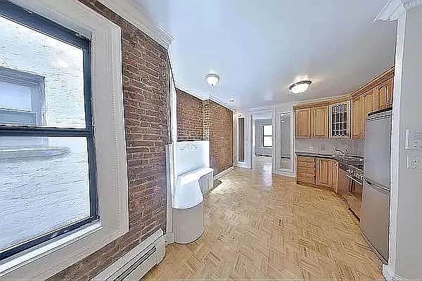 1st image of 195 E 2nd St #20