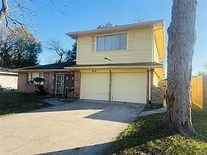 919 Saddle Rock Dr — Photo 1