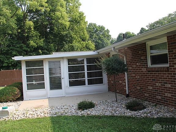 3rd image of 639 Bellaire Dr