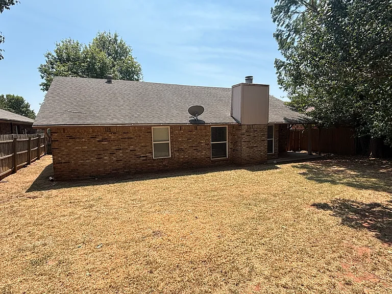 21 Pueblo — Photo 10
