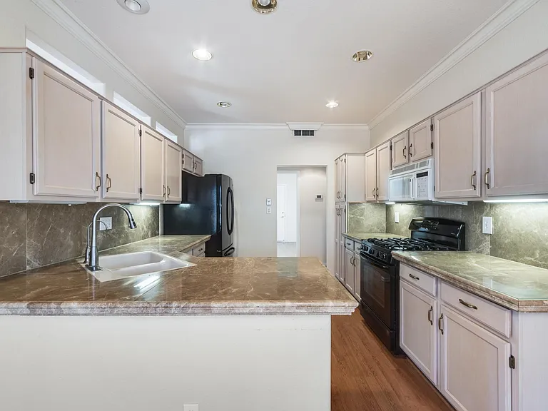 15304 W Heritage Dr — Photo 19