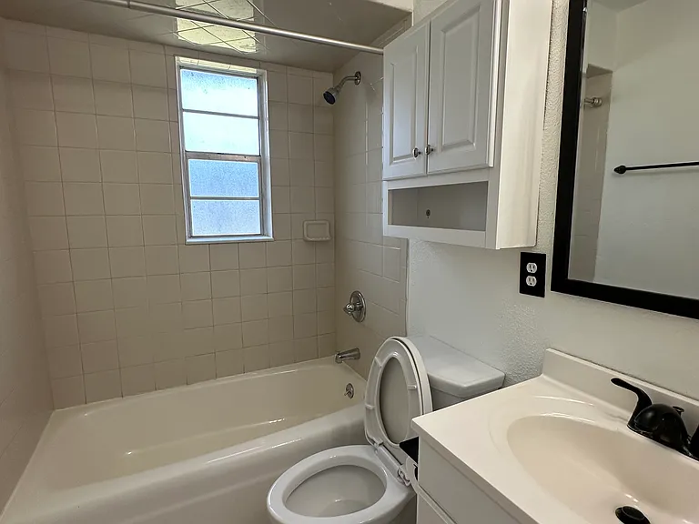 1661 Bartlett Ave — Photo 8