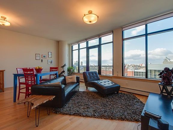 5th image of 215 10th Ave S Unit 1003