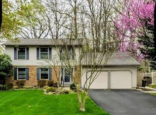 9202 Rockefeller Ln, Springfield, VA 22153