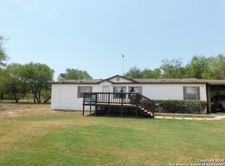 190 Falling Leaf Dr, Lytle, TX 78052