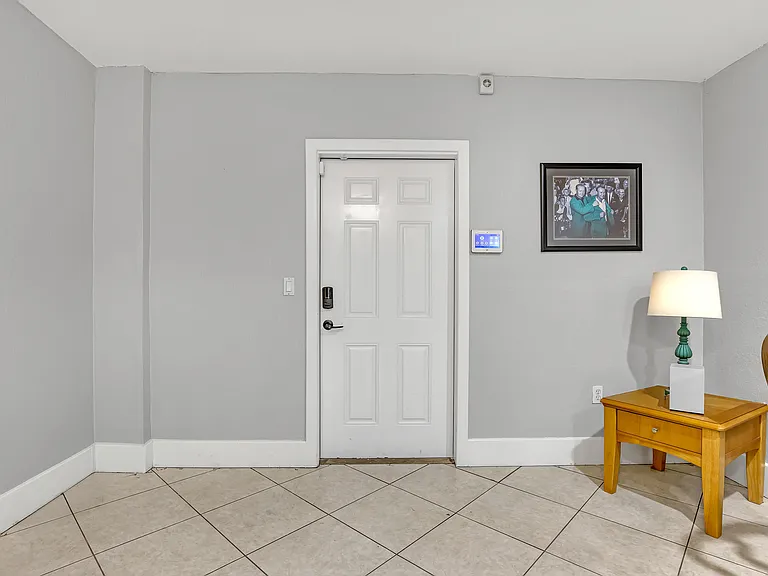 10780 Anderson Ln — Photo 55
