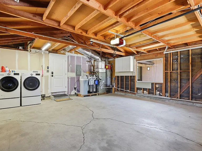 10200 Parrish View Dr — Photo 27
