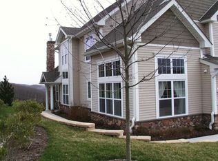 13 Briar Ridge Dr, Bethel, CT 06801