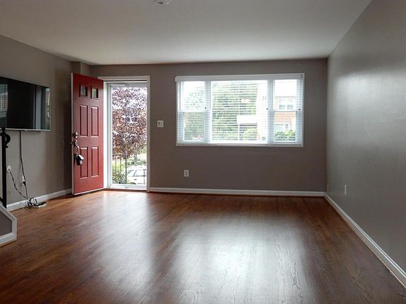 3rd image of 10 S French St
