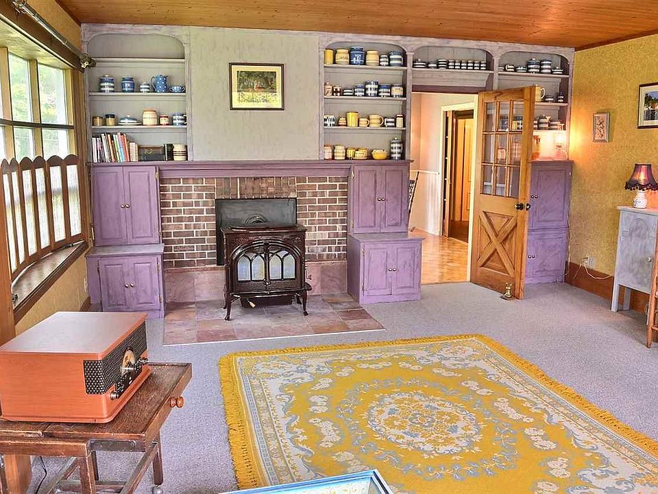 2nd image of 127 Bridge St