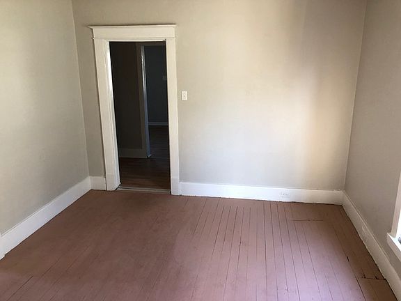 4th image of 3444 Dearcy Ave