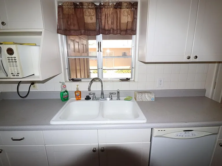 2831 E Edison St — Photo 11