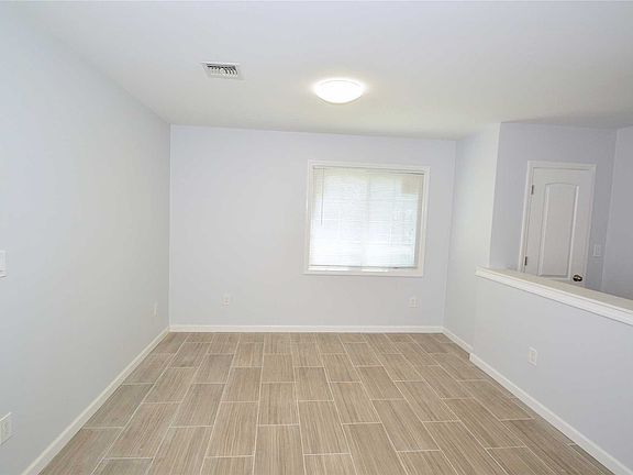 4th image of 1410 Dartmouth St