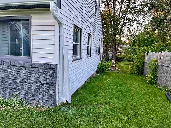 4th image of 726 Moorland Rd