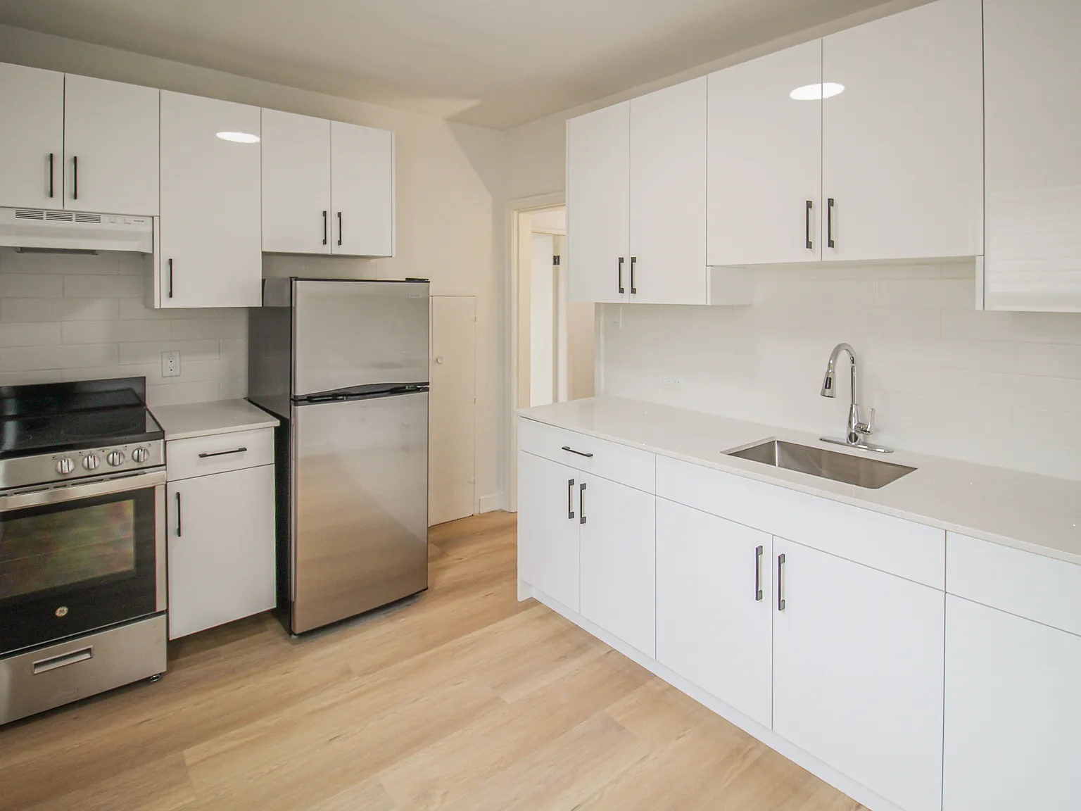 The View Apartments - 11845 89 St NW — Photo 2