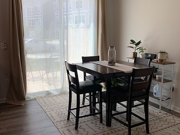 5th image of 9245 Saint Charles Cir
