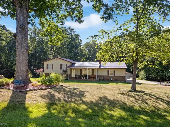 9234 Bailey Rd NE, Bolivar, OH 44612