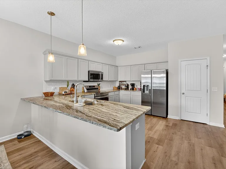 539 Brightleaf Cir — Photo 9