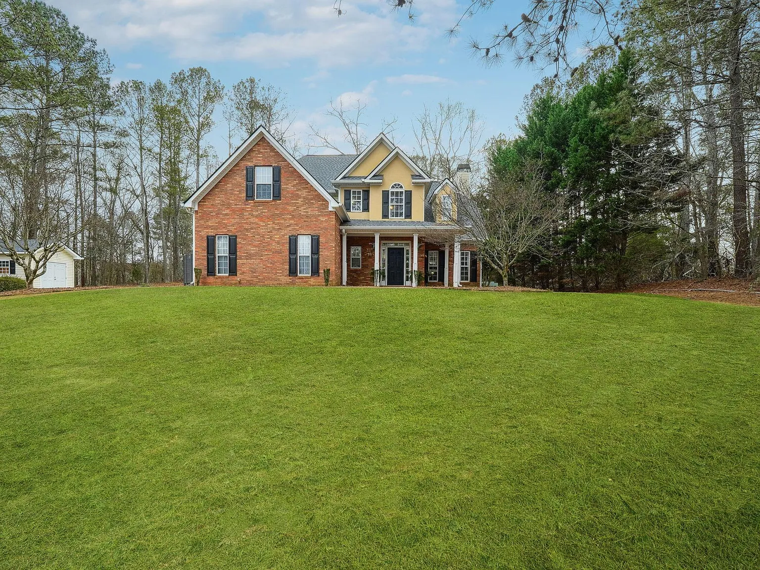 135 Farr Lake Dr — Photo 3