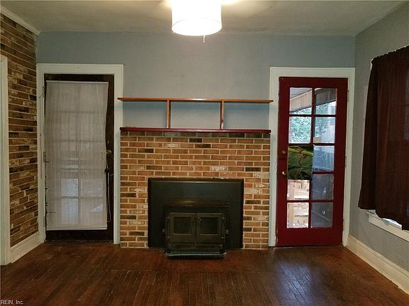 3rd image of 1012 Harrington Ave