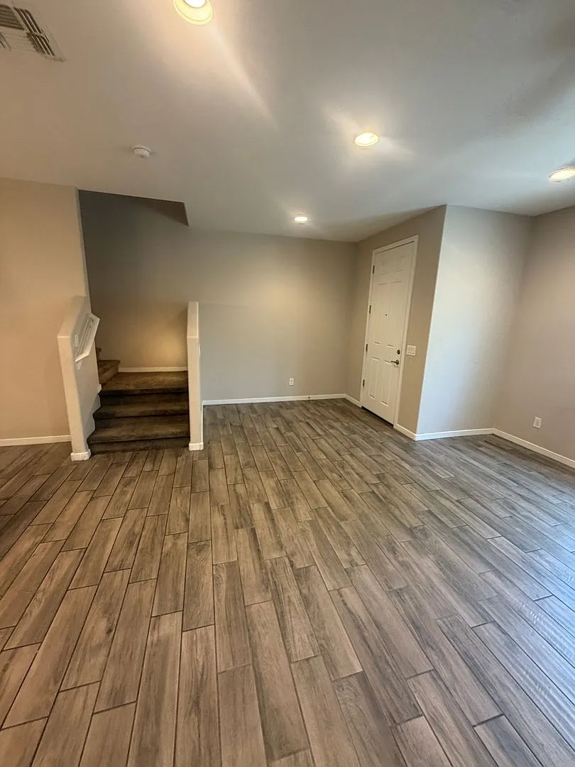 Beautiful newer townhome in the heart of Tempe — Photo 3