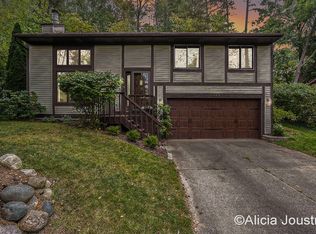 5763 Arroyo Vista Dr NE, Rockford, MI