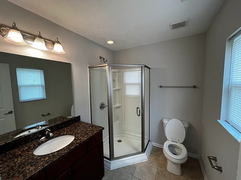 1451 N Star Ave — Photo 7