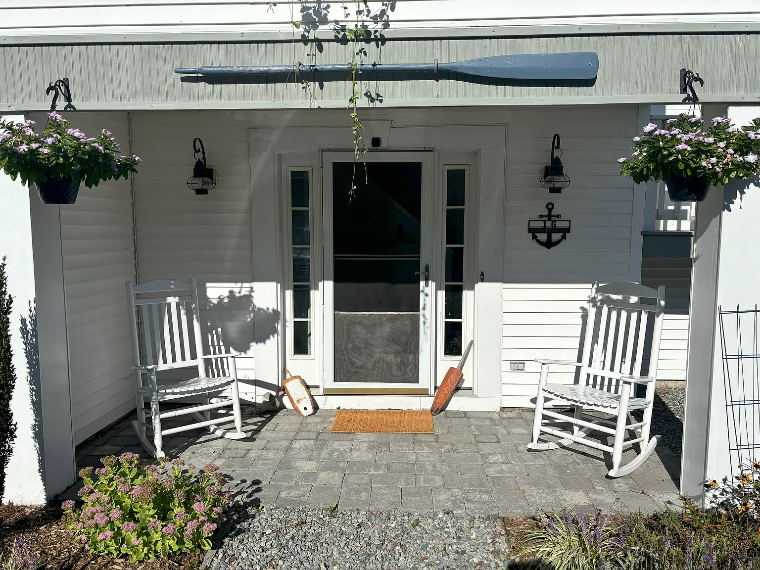 16 Middlefield Street — Photo 2