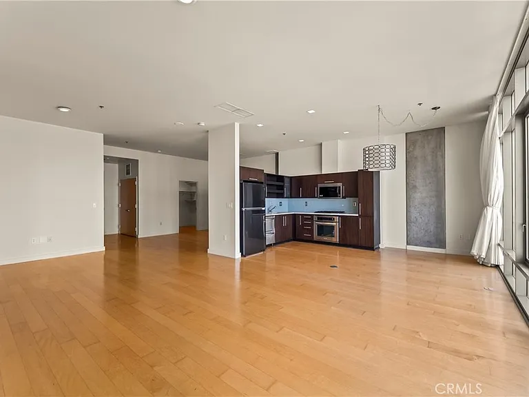 1100 Hope #1704 — Photo 16