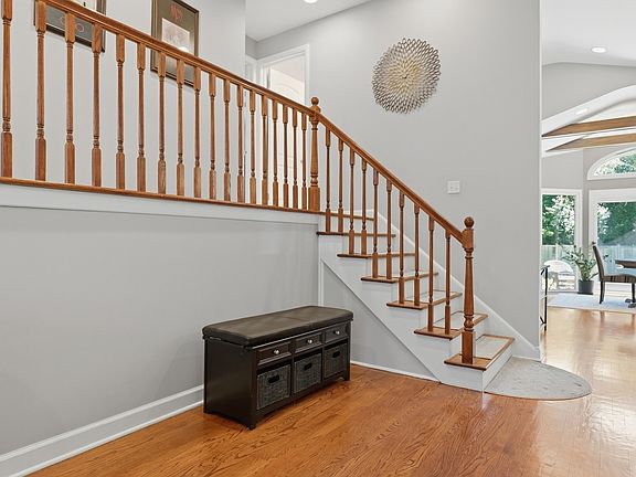5th image of 689 Timber Hill Rd