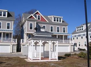 11 Honora Ln #11, Buzzards Bay, MA 02532