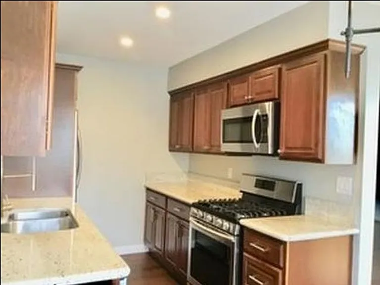 Casa Grande Apartments — Photo 11