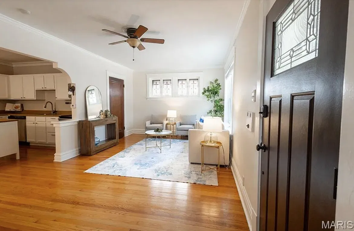 2 bed, 1052 sqft, $1,425 — Photo 4
